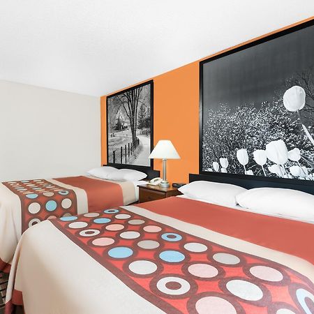 Super 8 By Wyndham Kent/Akron Area Εξωτερικό φωτογραφία