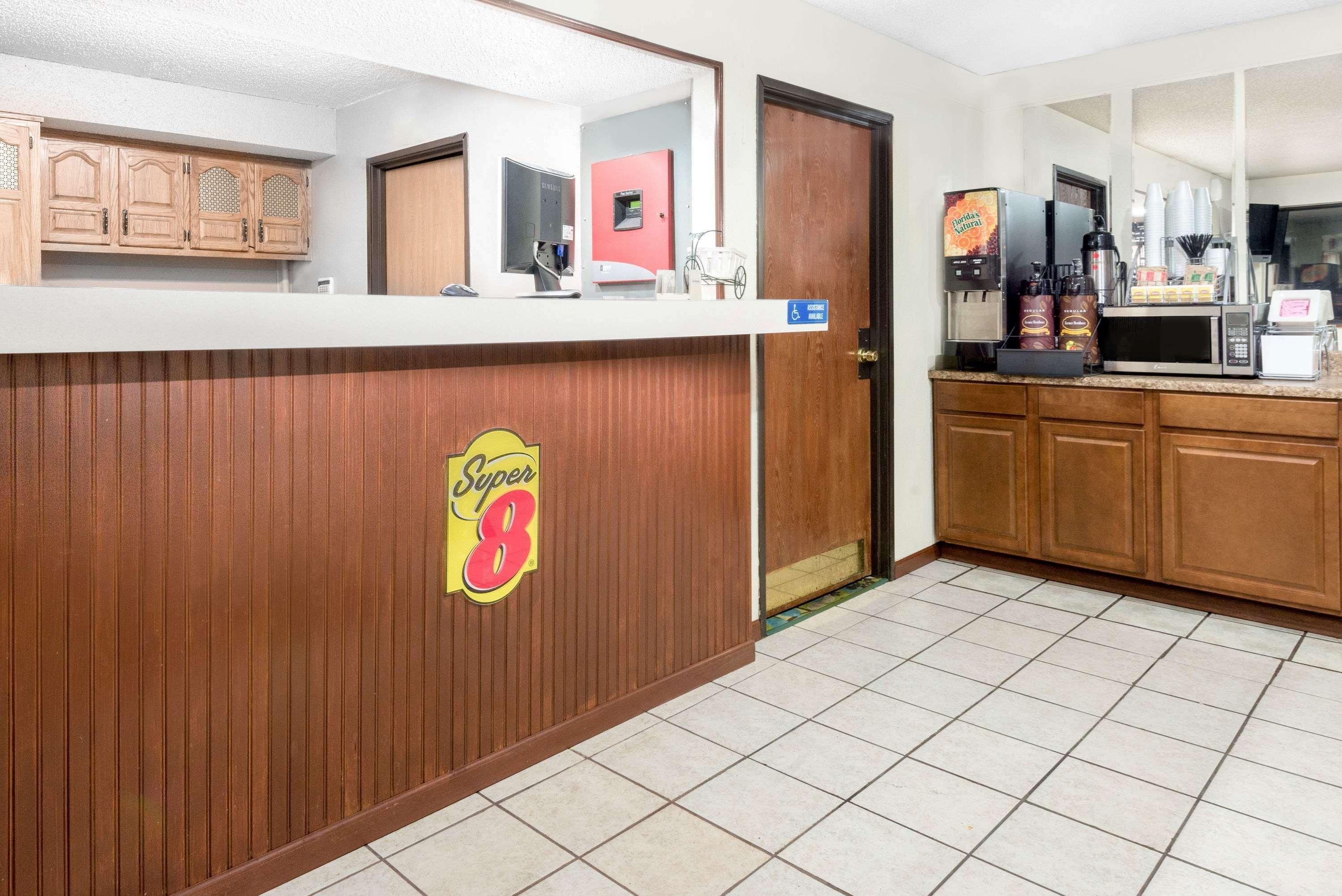 Super 8 By Wyndham Kent/Akron Area Εξωτερικό φωτογραφία