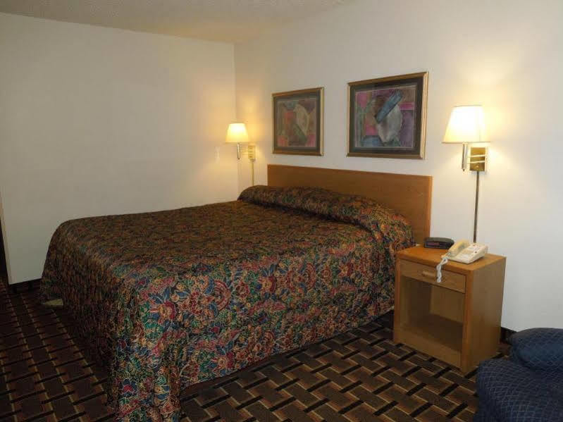 Super 8 By Wyndham Kent/Akron Area Εξωτερικό φωτογραφία